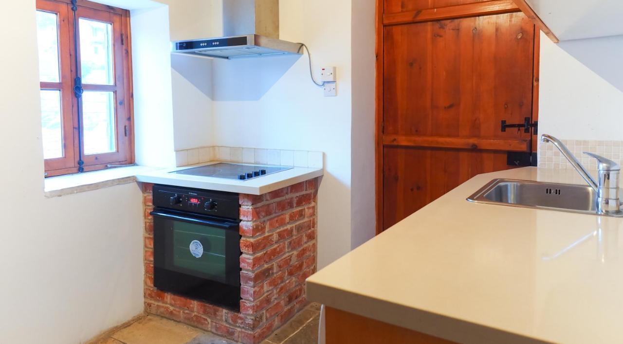 لارنكا Zoes Traditional Apartments, Bed & Breakfast المظهر الخارجي الصورة