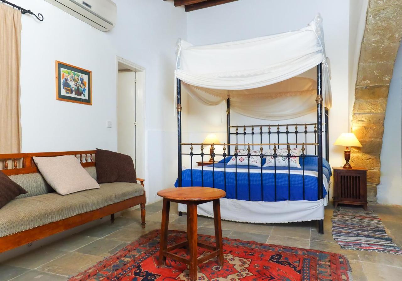لارنكا Zoes Traditional Apartments, Bed & Breakfast المظهر الخارجي الصورة